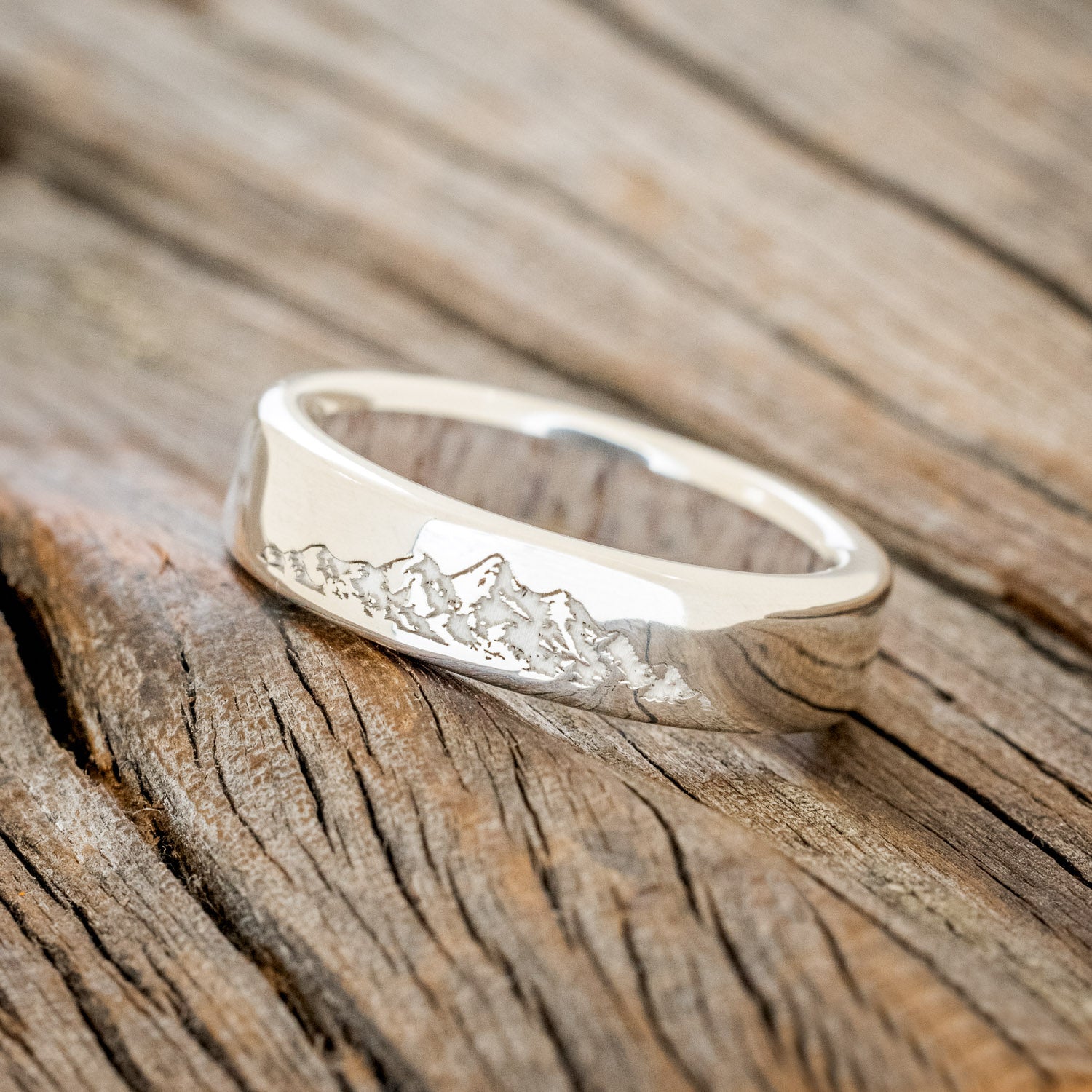 MOUNTAIN ENGRAVED WEDDING BAND WITH LINING-Staghead Designs
