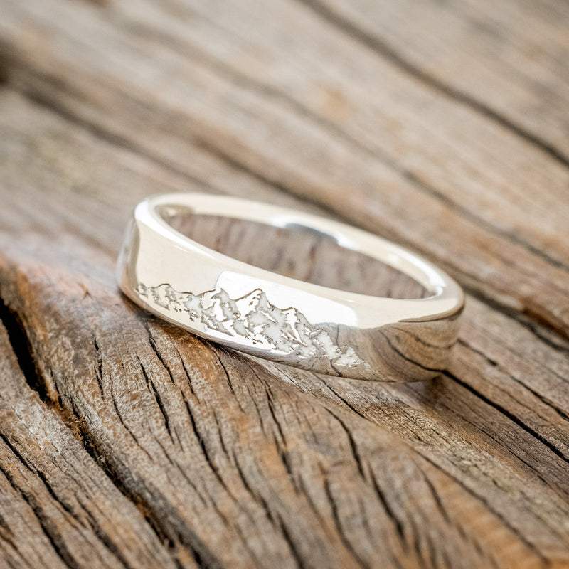 MOUNTAIN ENGRAVED WEDDING BAND WITH LINING-Staghead Designs