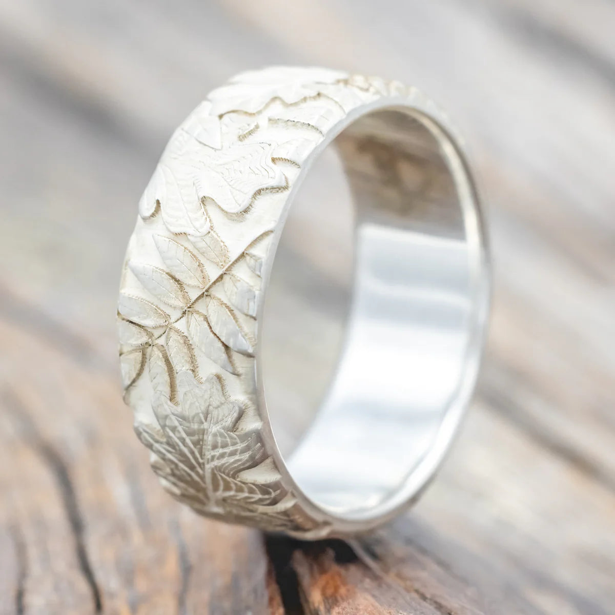 "Oak" - 3D Engraved Forest-Inspired Wedding Band - Silver (8mm) - Size 9 1/4