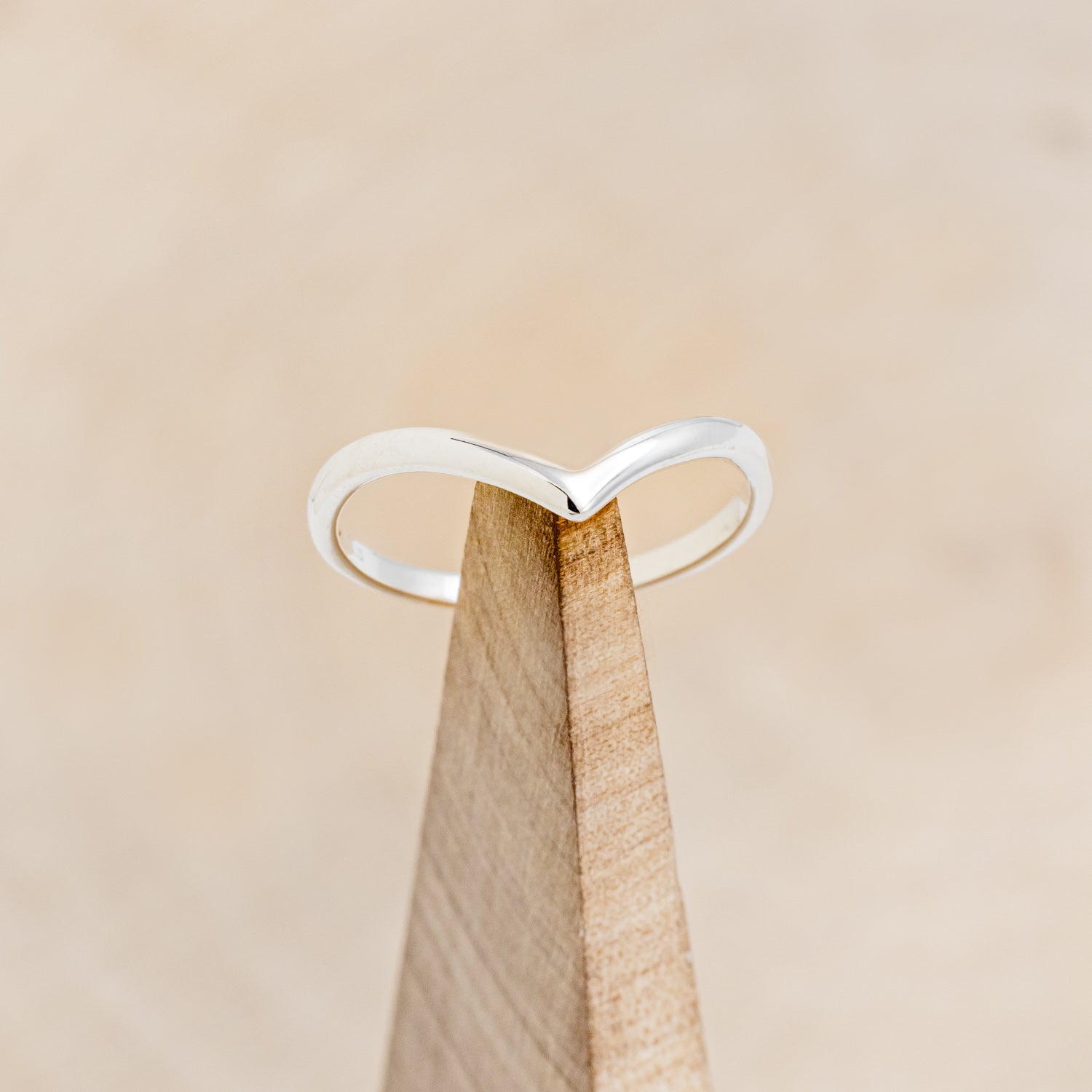 V-SHAPED 14K GOLD STACKER BAND-18
