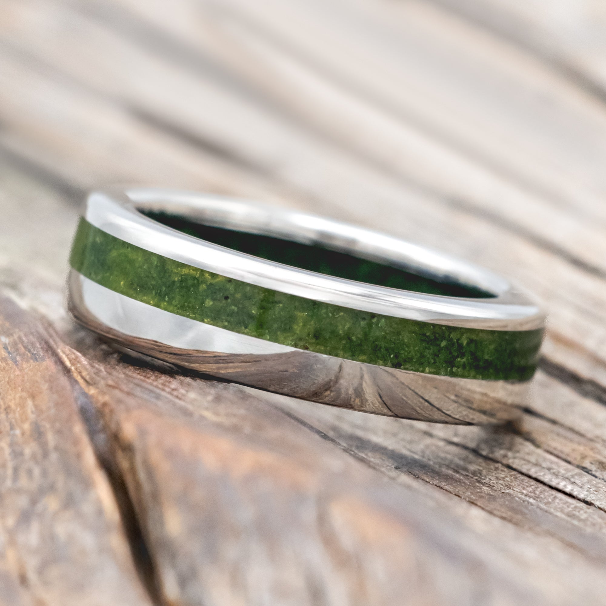 "VERTIGO" - MOSS INLAY & LINING WEDDING RING-Staghead Designs
