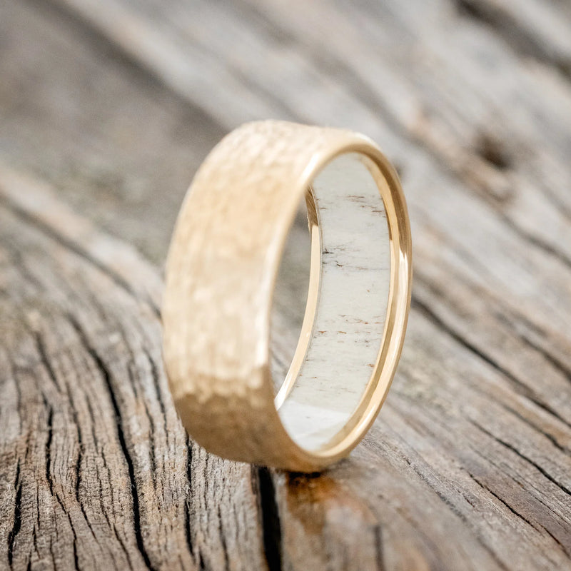 HAMMERED ANTLER LINED WEDDING RING - 14K YELLOW GOLD - SIZE 13 1/4-2