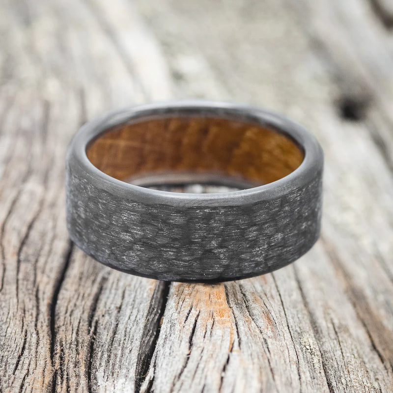 HAMMERED WEDDING BAND WITH WHISKEY BARREL LINING - BLACK ZIRCONIUM - SIZE 8 1/2-5