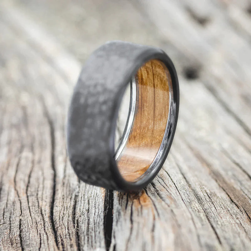 HAMMERED WEDDING BAND WITH WHISKEY BARREL LINING - BLACK ZIRCONIUM - SIZE 7 1/4-2