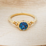 ROUND CUT LAB-GROWN ALEXANDRITE ENGAGEMENT RING WITH DIAMOND ACCENTS- 14K YELLOW GOLD - SIZE 8 1/2-3