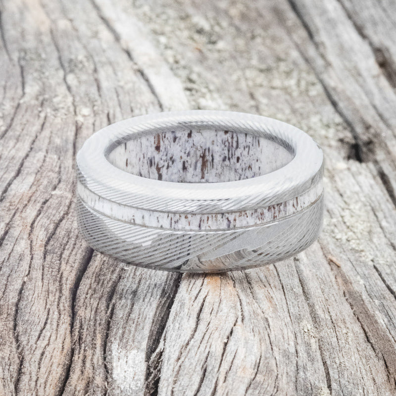 "VERTIGO" - ANTLER WEDDING BAND WITH ANTLER LINING - DAMASCUS STEEL - SIZE 6 1/2-4