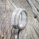 "VERTIGO" - ANTLER WEDDING BAND WITH ANTLER LINING - DAMASCUS STEEL - SIZE 6 1/2-1