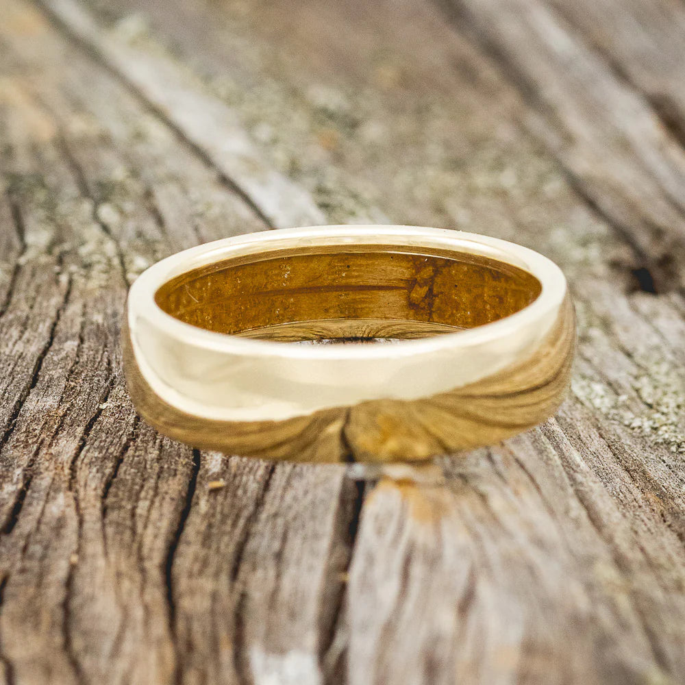 DOMED WHISKEY BARREL LINED WEDDING BAND - 14K YELLOW GOLD (6MM) - SIZE 12 1/4-2