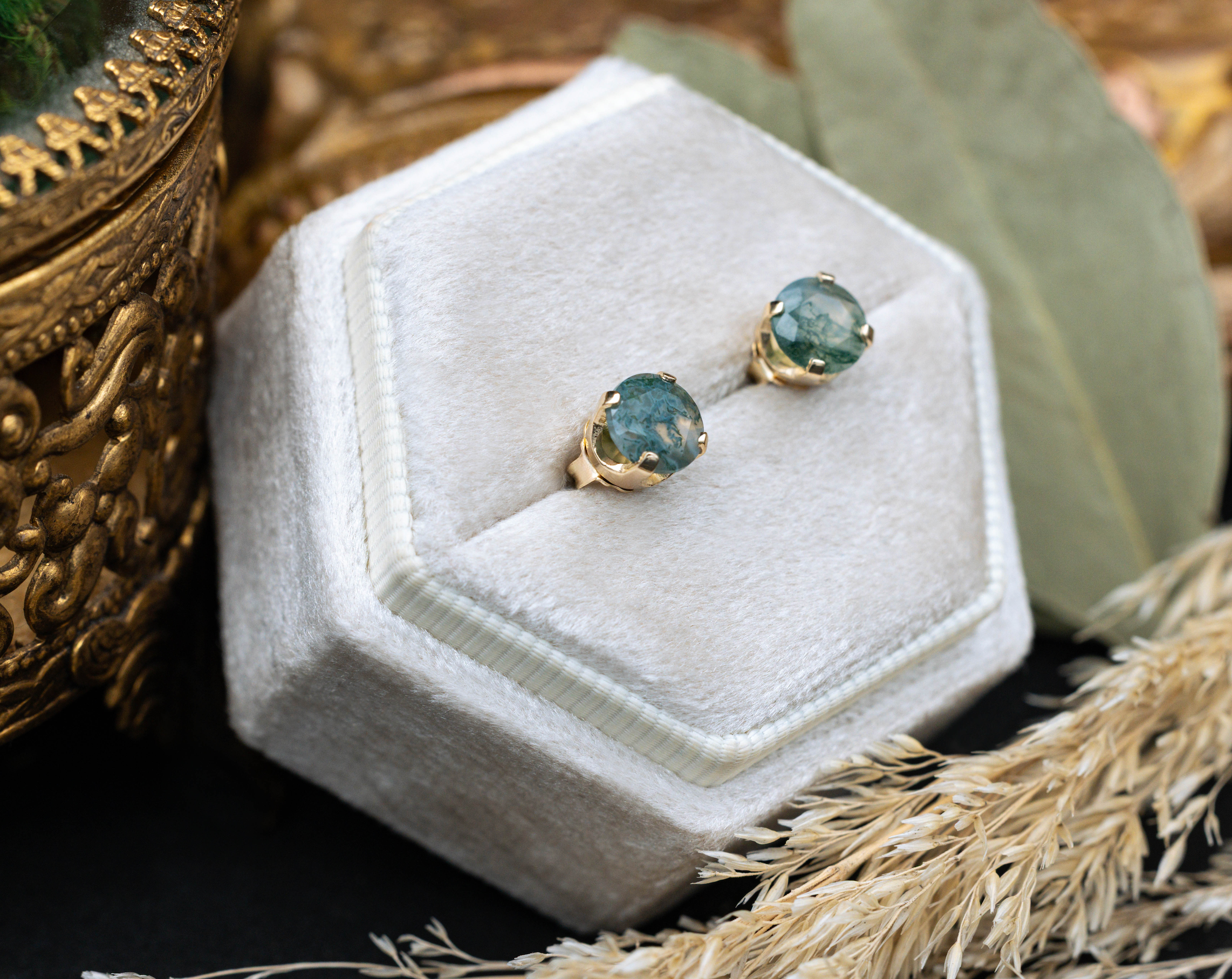 ROUND MOSS AGATE STUD EARRINGS IN 14K GOLD-Staghead Designs