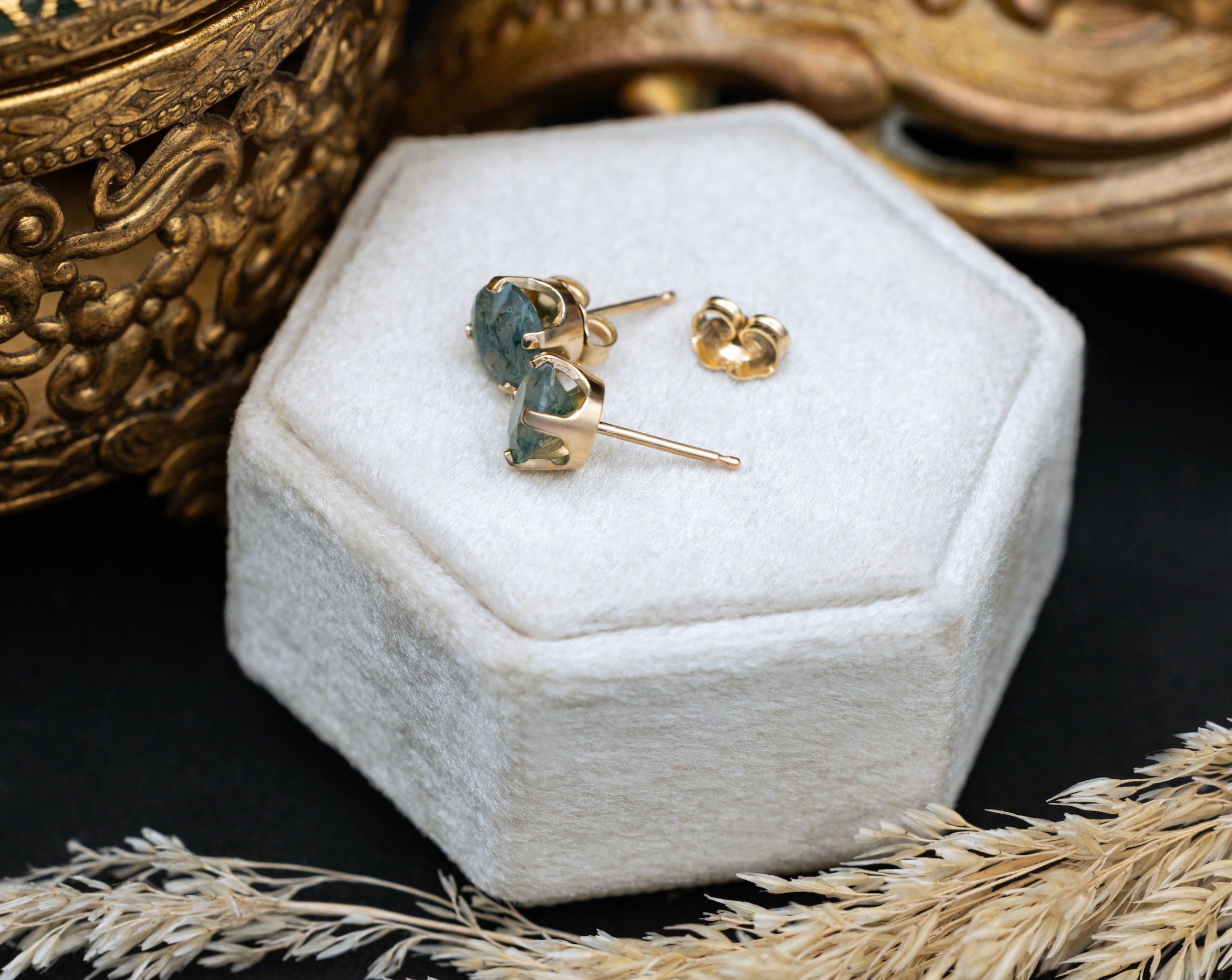 ROUND MOSS AGATE STUD EARRINGS IN 14K GOLD-Staghead Designs