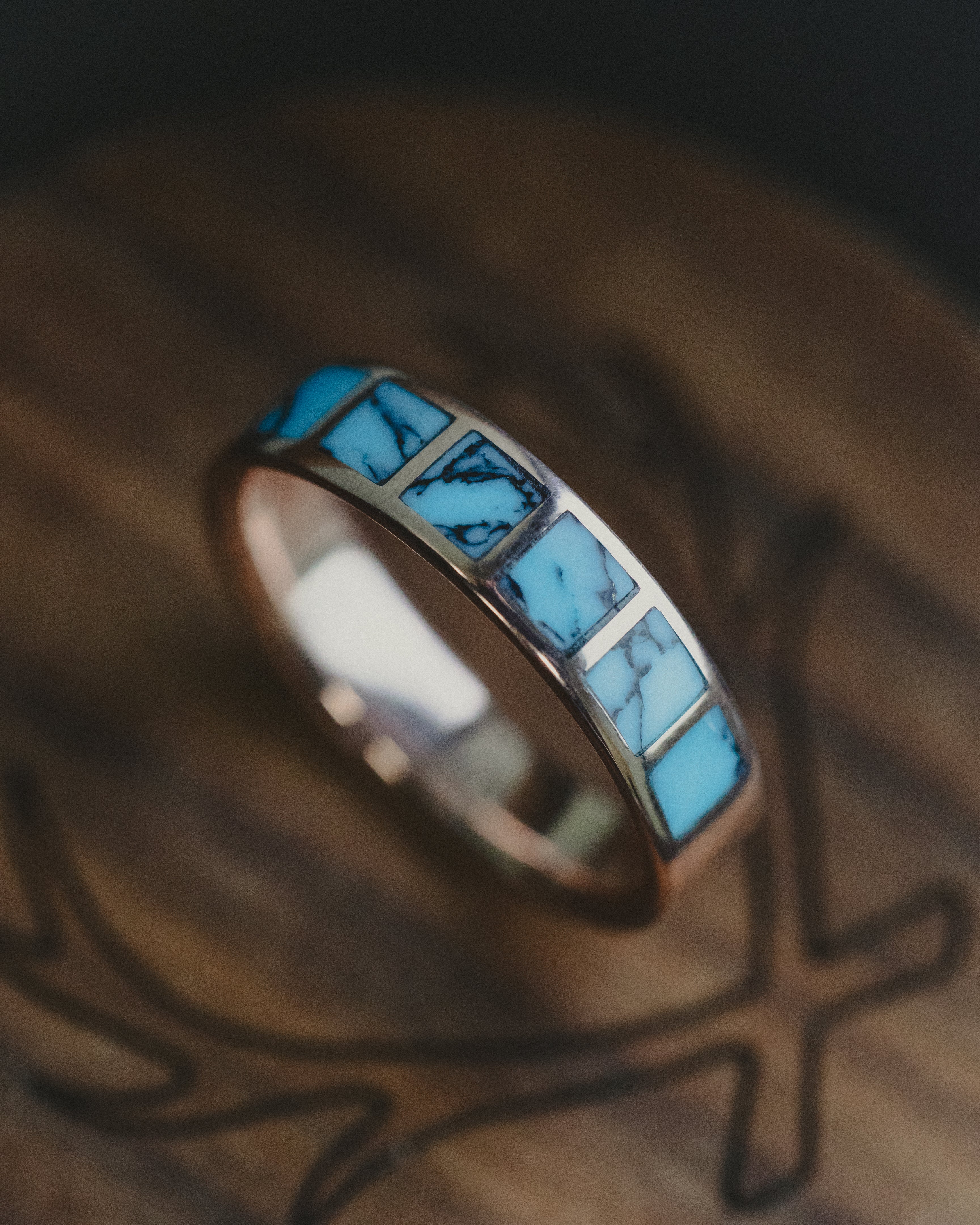 SEVEN WINDOWS WITH BLACK & BLUE TRUSTONE INLAY WEDDING RING-4