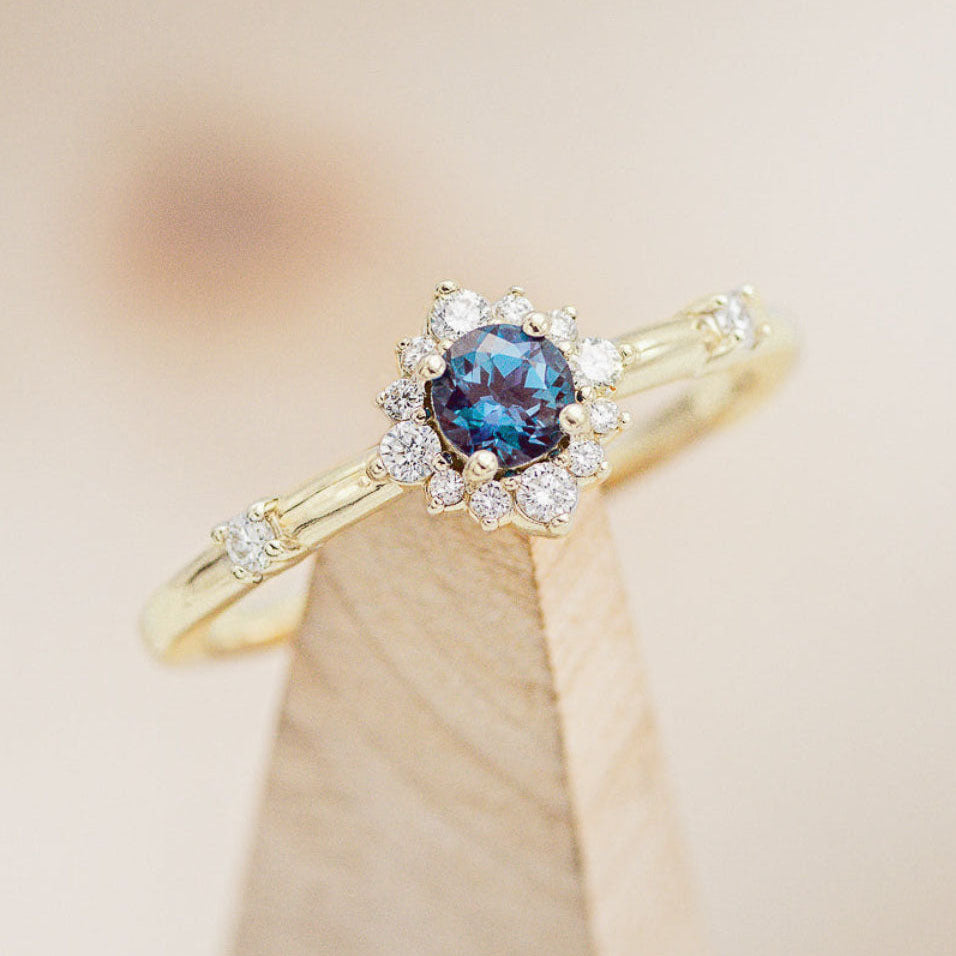 "STARLA" - ROUND CUT ENGAGEMENT RING WITH STARBURST DIAMOND HALO-Staghead Designs