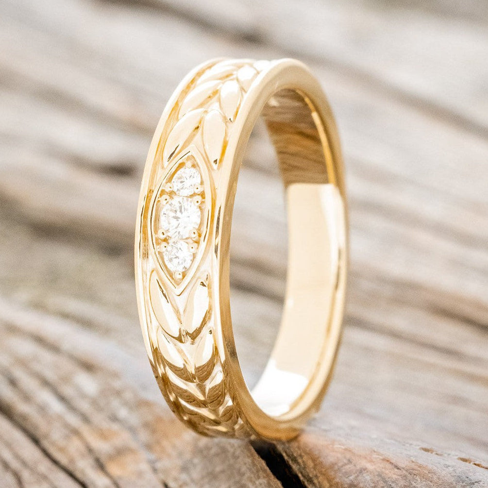 MEN'S ENGAGEMENT RING WITH DIAMOND ACCENTS AND LEAF DETAIL