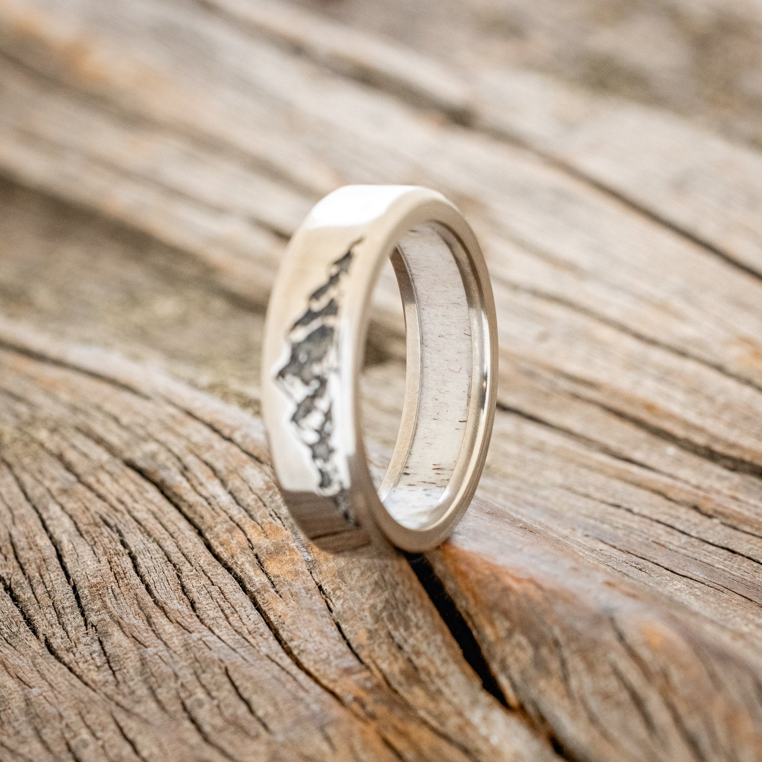 MOUNTAIN ENGRAVED WEDDING BAND WITH ANTLER LINING