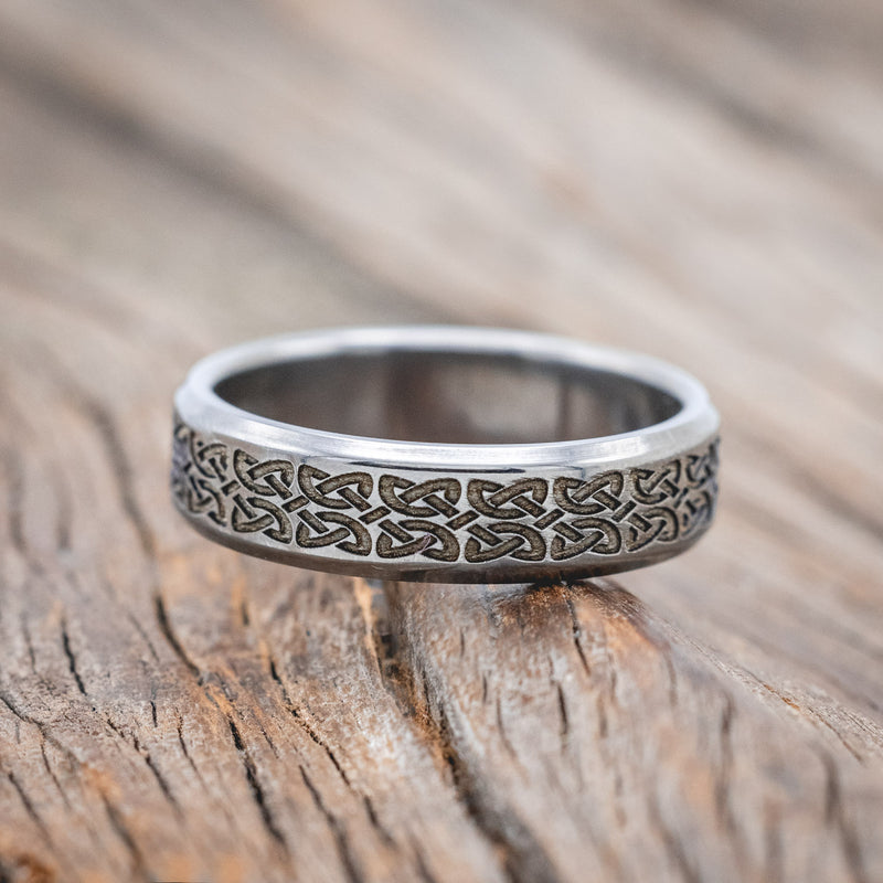 CELTIC LOVE KNOT ENGRAVED WEDDING BAND-Staghead Designs