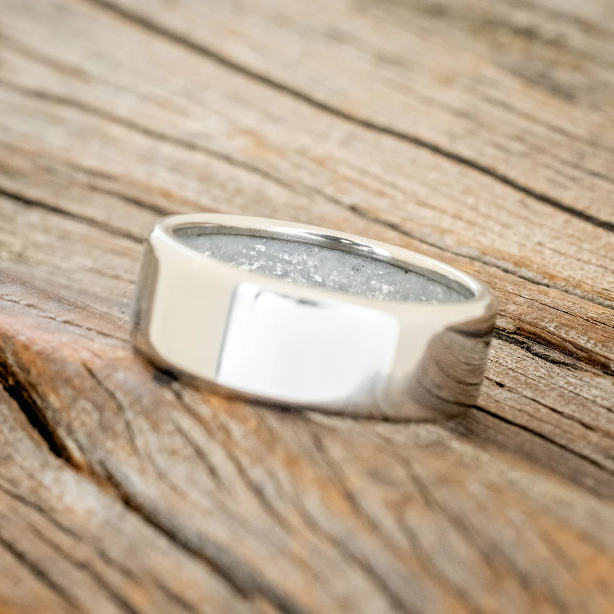 "Hyperion" - Diamond Dust Lined Wedding Band - Titanium (8mm) - Size 6 3/4