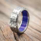 "ECHO" - DRAGON SCALE WEDDING RING FEATURING A PURPLE OPAL LINED BAND