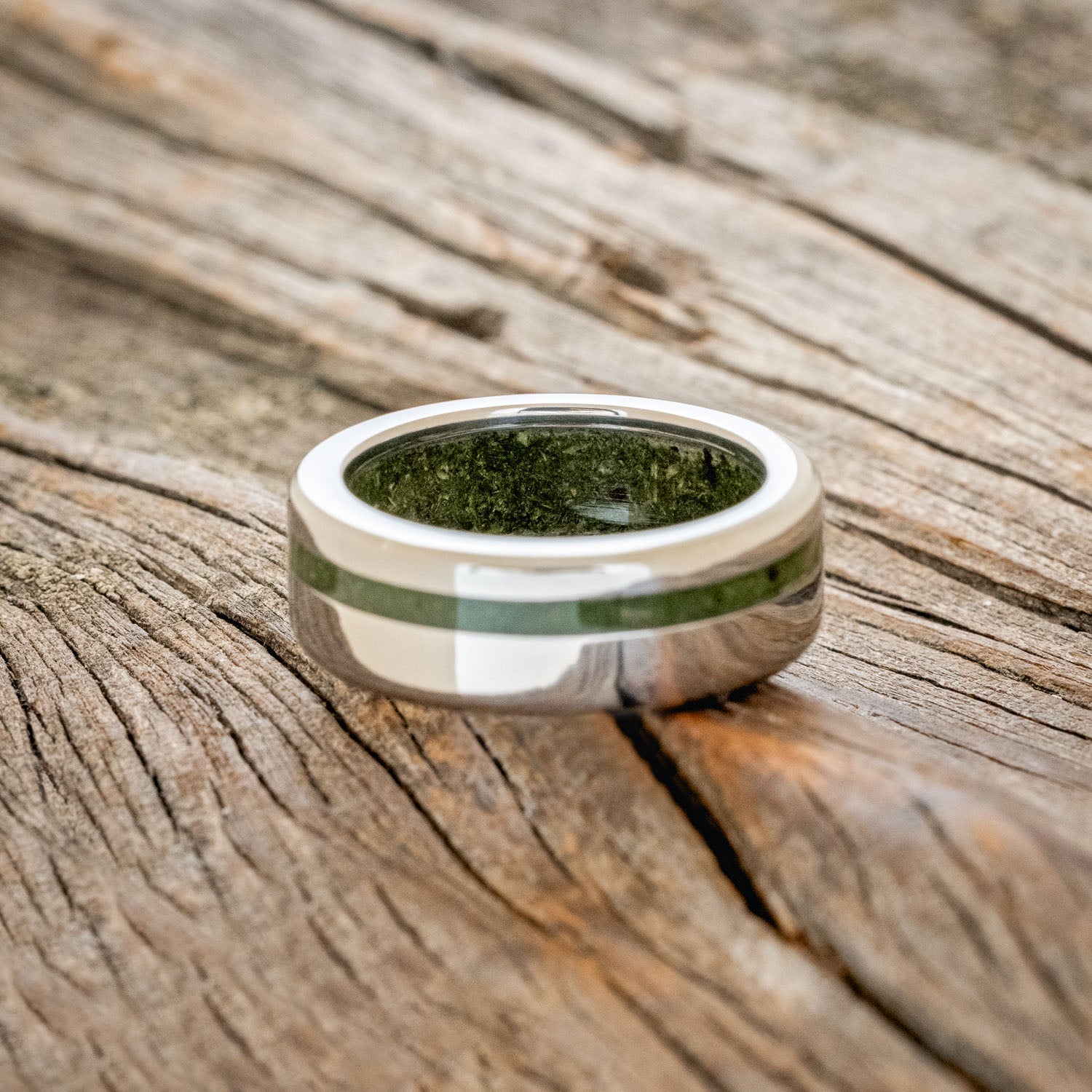 "VERTIGO" - MOSS INLAY & LINING WEDDING RING-5