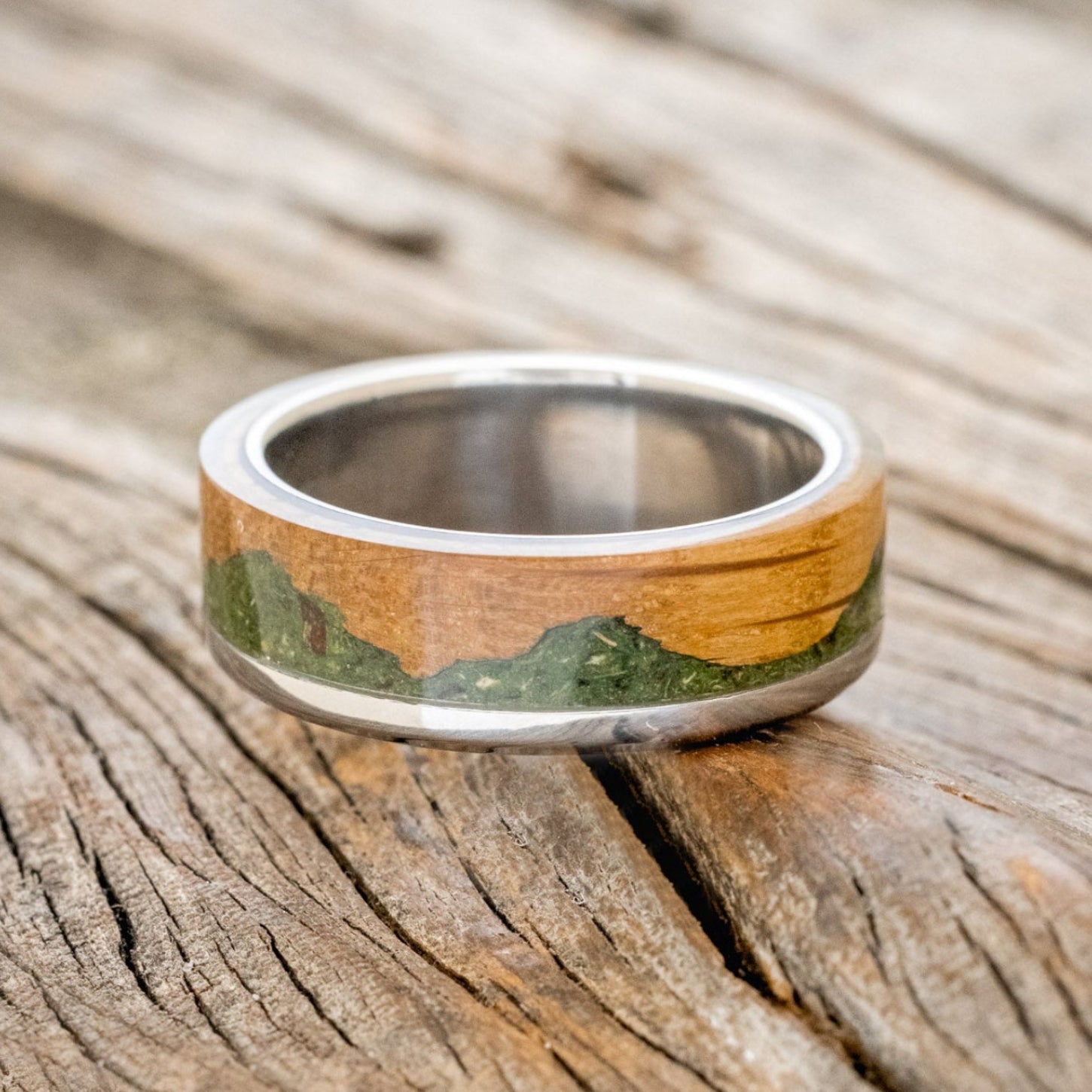 "EZRA" - WHISKEY BARREL OAK WITH MOSS WEDDING RING-3