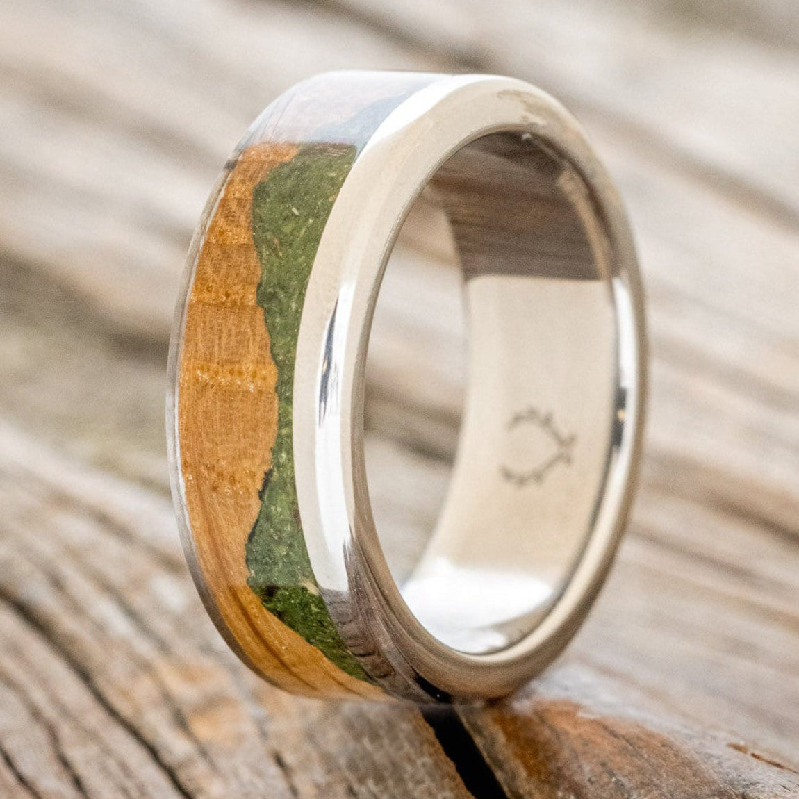 "EZRA" - WHISKEY BARREL OAK WITH MOSS WEDDING RING-2