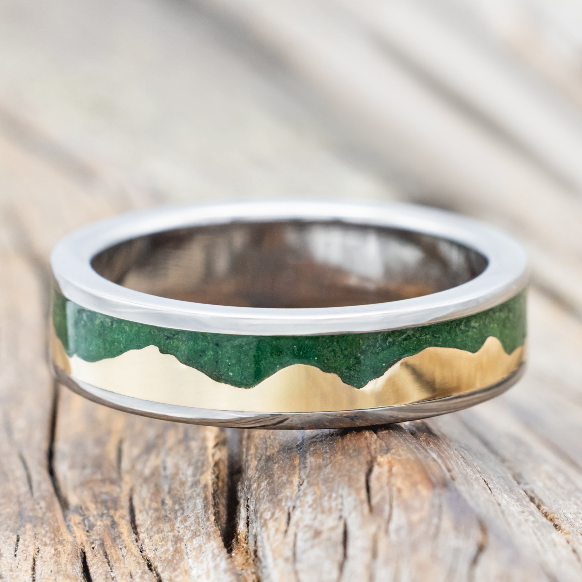 "HELIOS" - MOSS & 14K GOLD MOUNTAIN RANGE WEDDING BAND