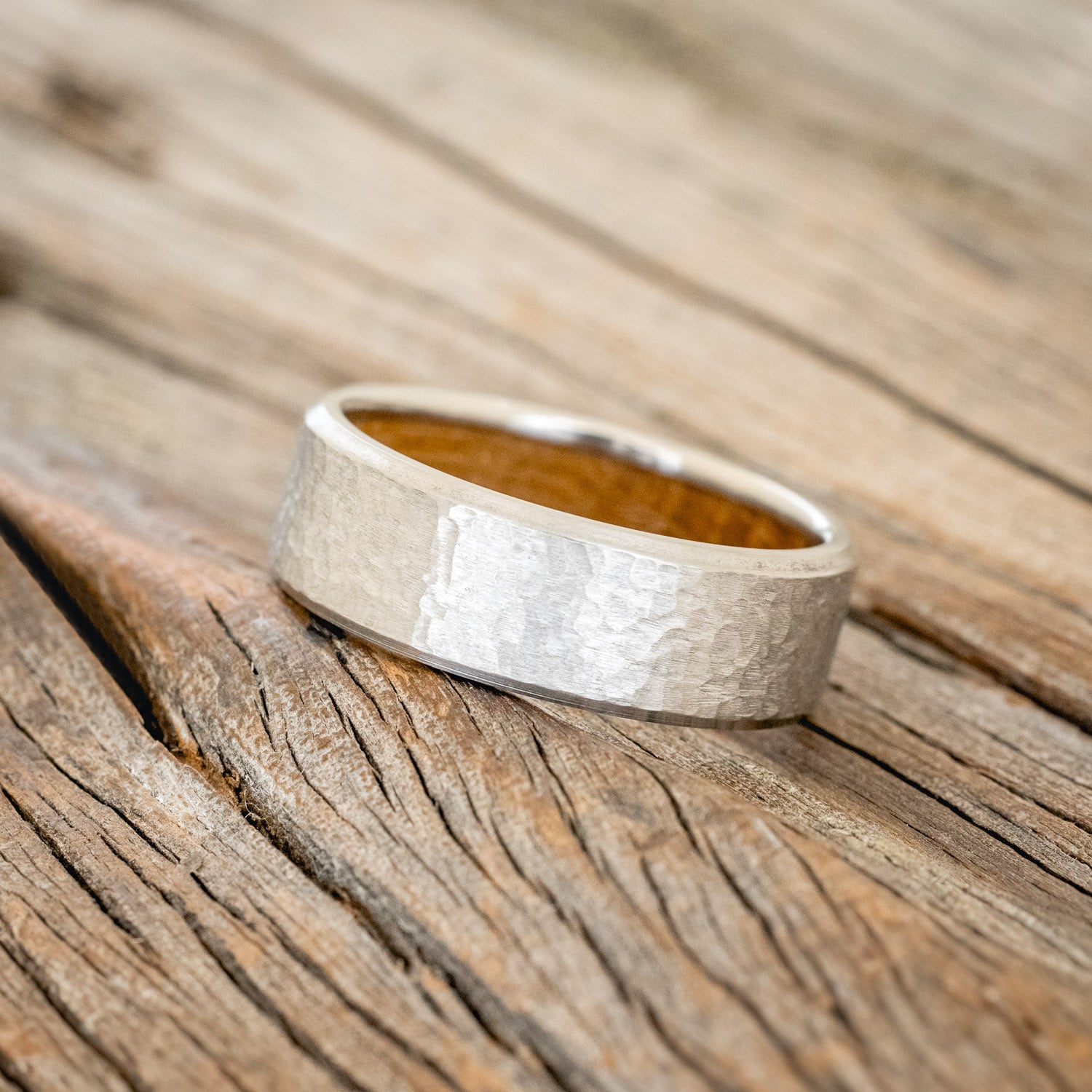 HAMMERED WEDDING BAND WITH WHISKEY BARREL LINING-2
