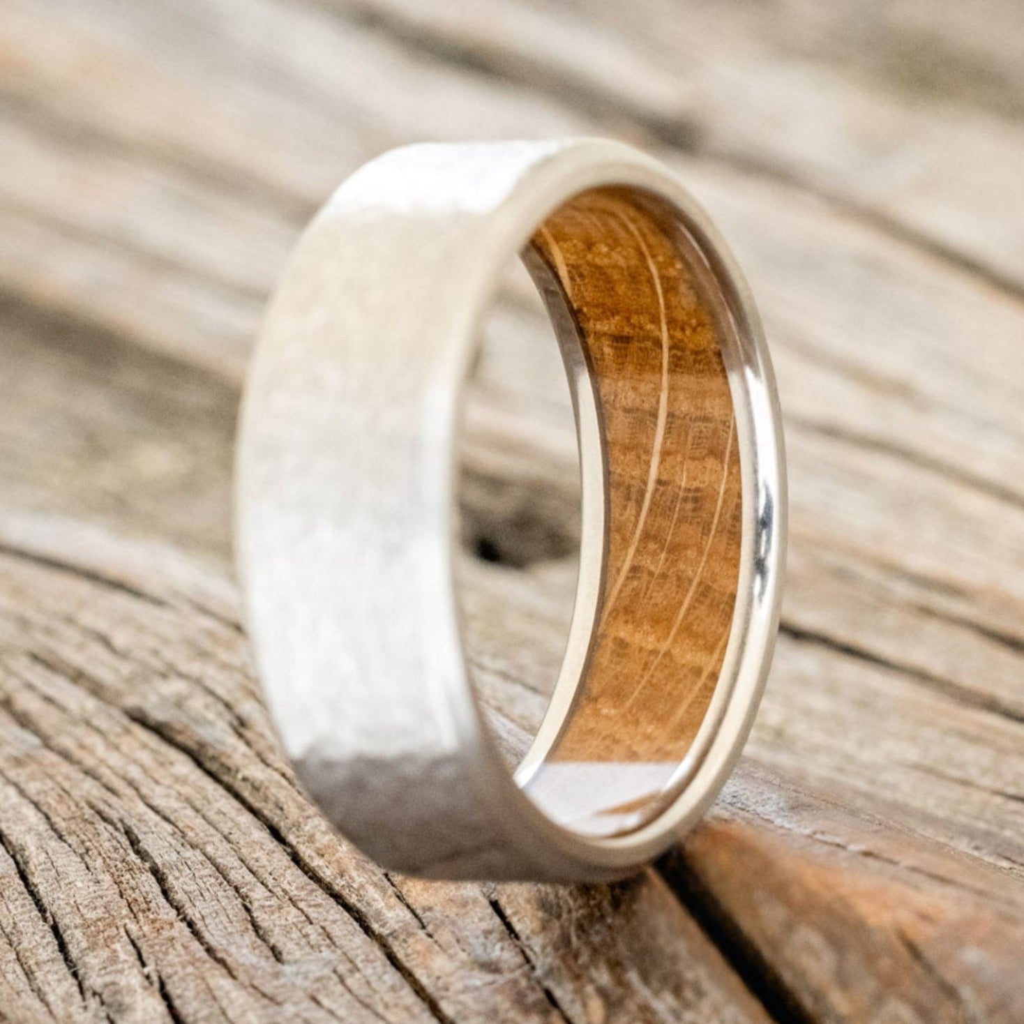 HAMMERED WEDDING BAND WITH WHISKEY BARREL LINING-4