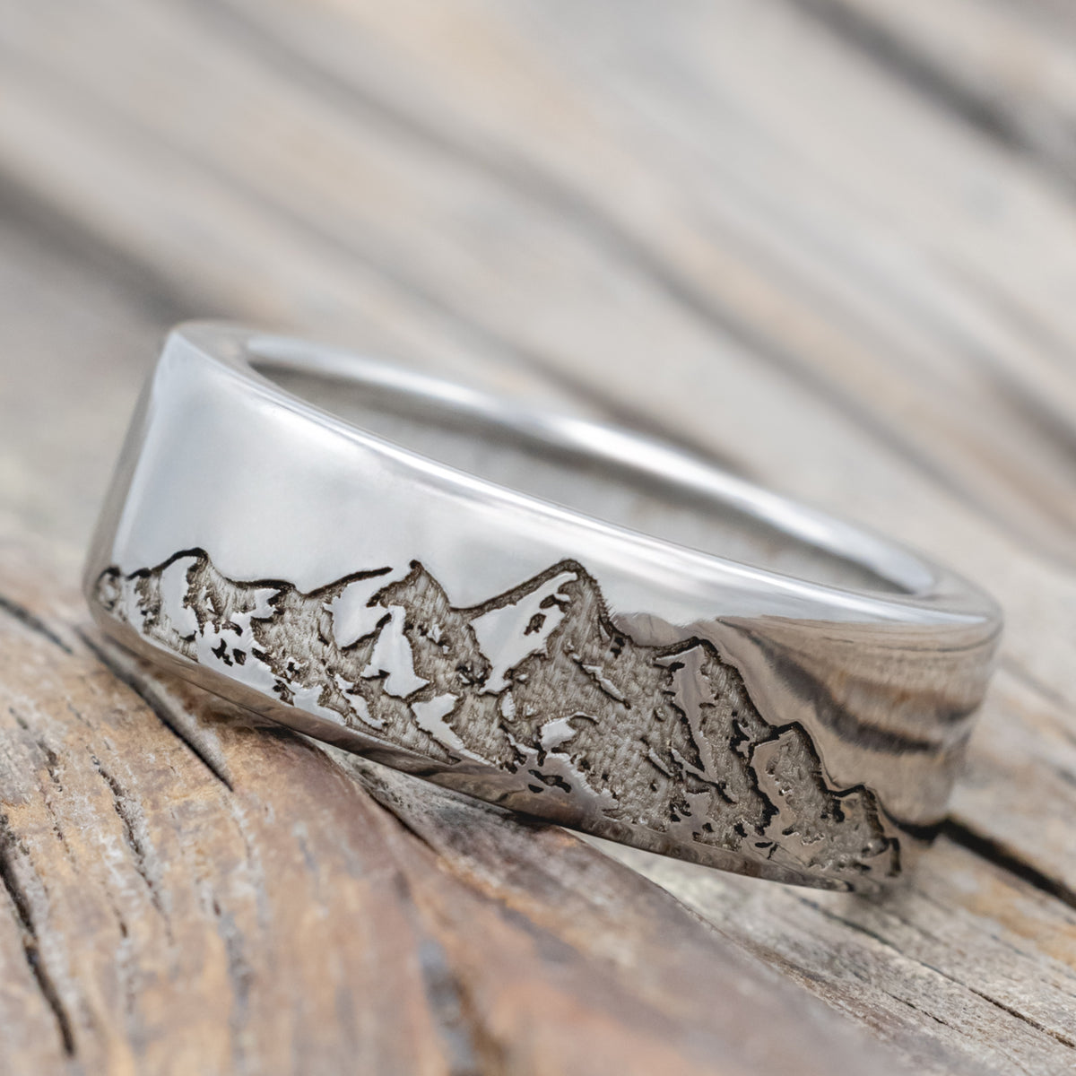 "Horizon" - Mountain Engraved Wedding Band With Custom Lining-Staghead Designs