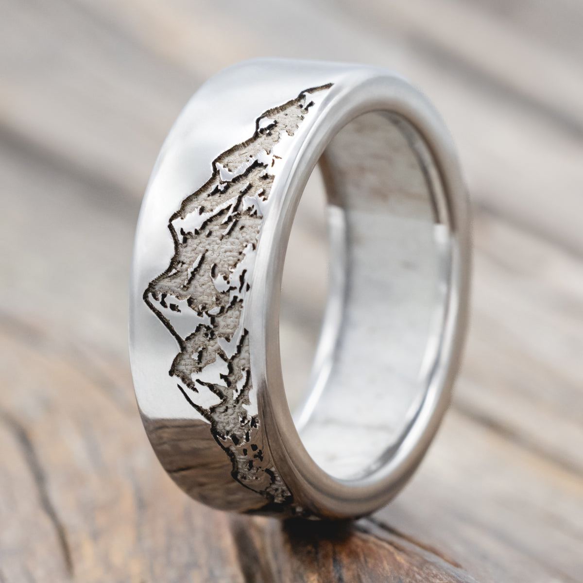 "Horizon" - Mountain Engraved Wedding Band With Custom Lining-Staghead Designs