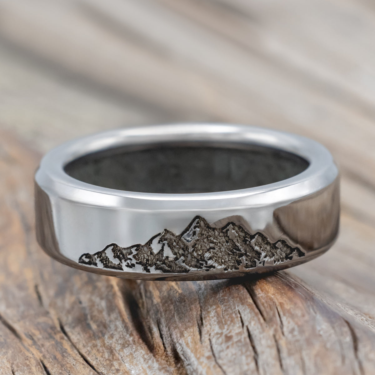 "Horizon" - Mountain Engraved Wedding Band With Custom Lining-Staghead Designs