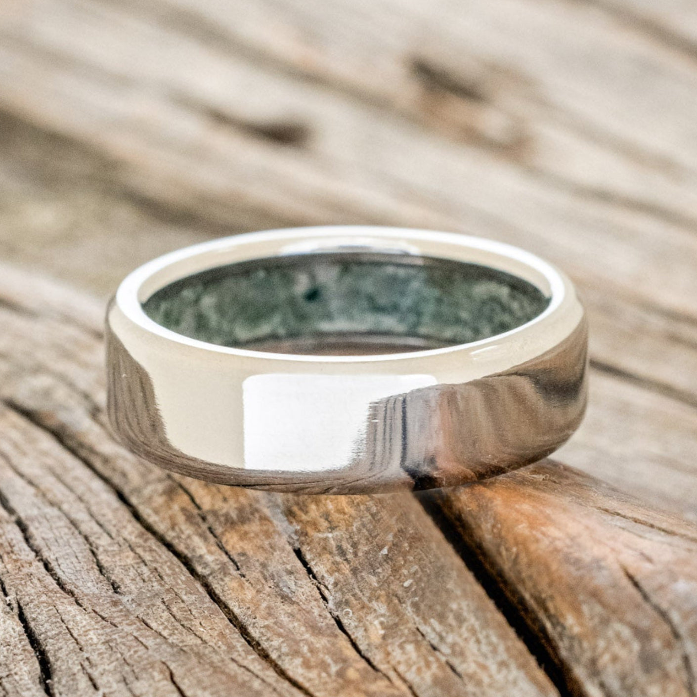 CRUSHED MOSS AGATE LINED WEDDING BAND-3