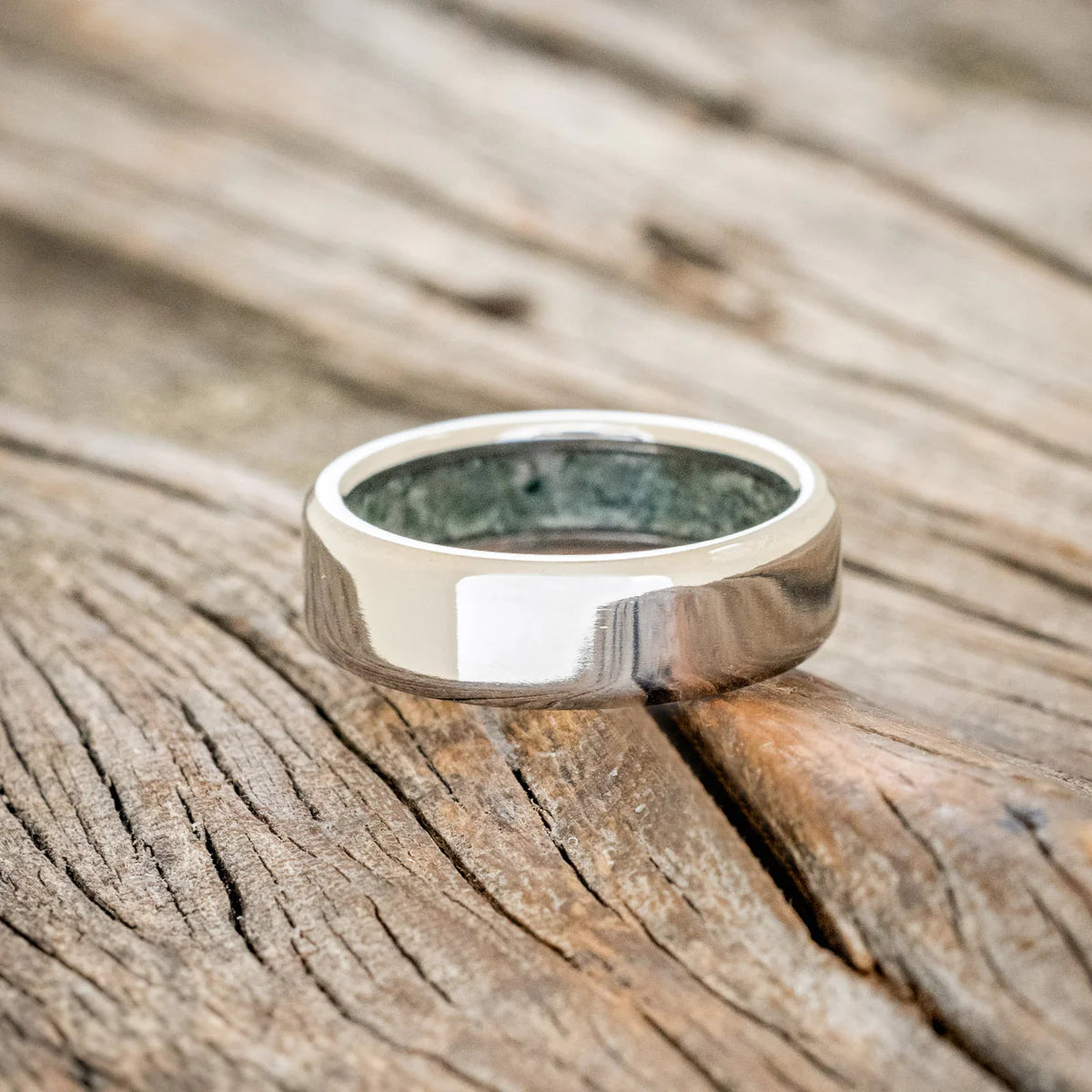 "Hyperion" - Crushed Moss Agate Lined Wedding Band - Titanium 6MM - Size 6 1/2
