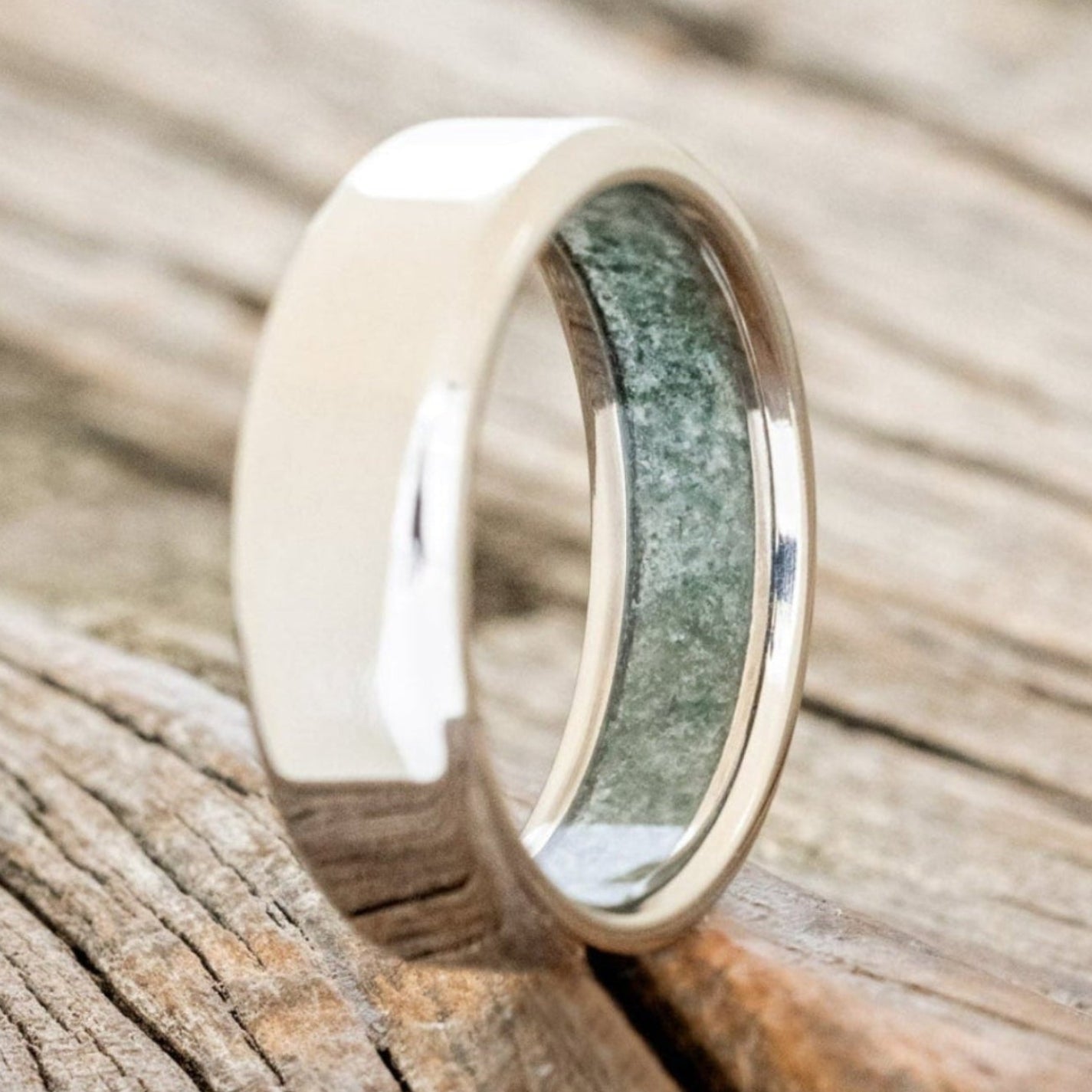 CRUSHED MOSS AGATE LINED WEDDING BAND-4