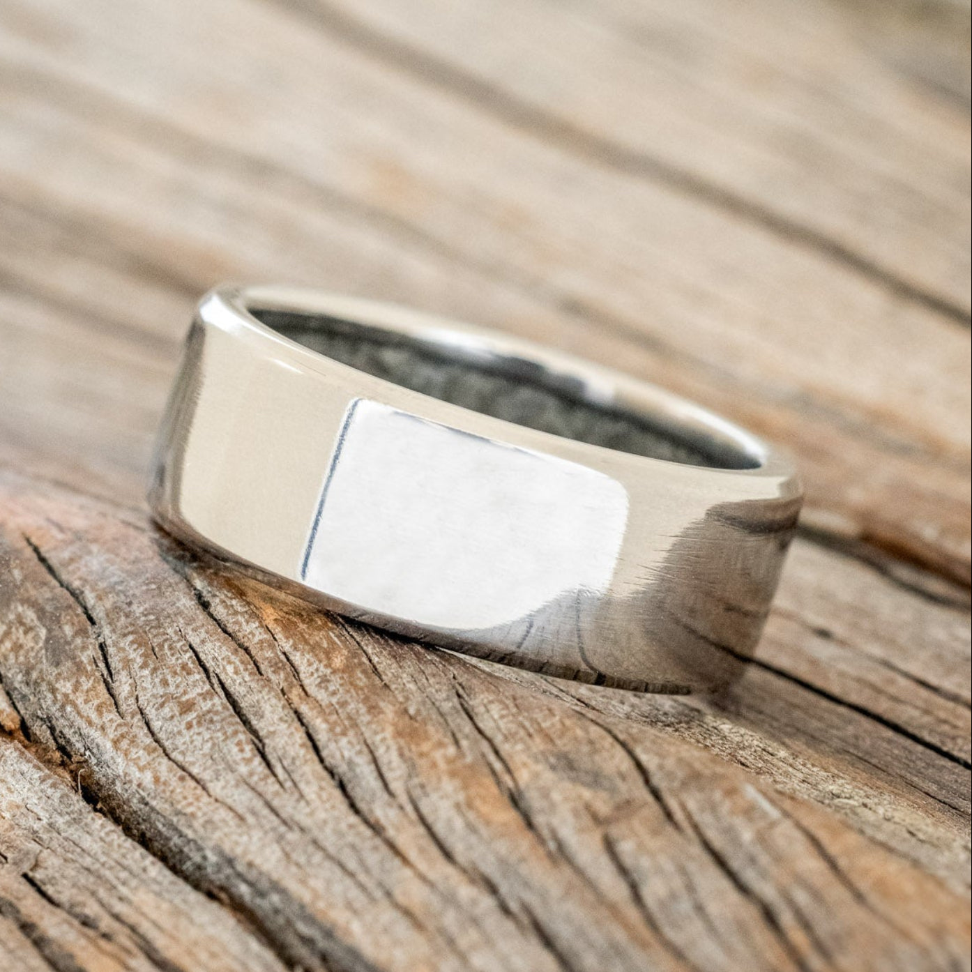 CRUSHED MOSS AGATE LINED WEDDING BAND-2