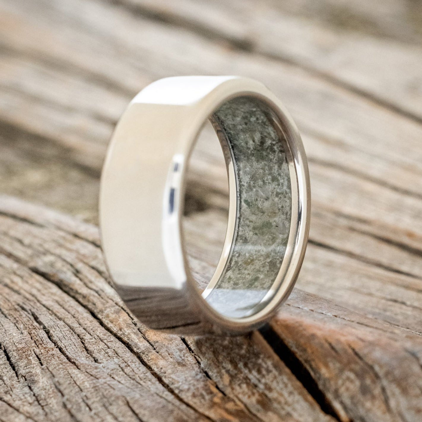 CRUSHED MOSS AGATE LINED WEDDING BAND-4
