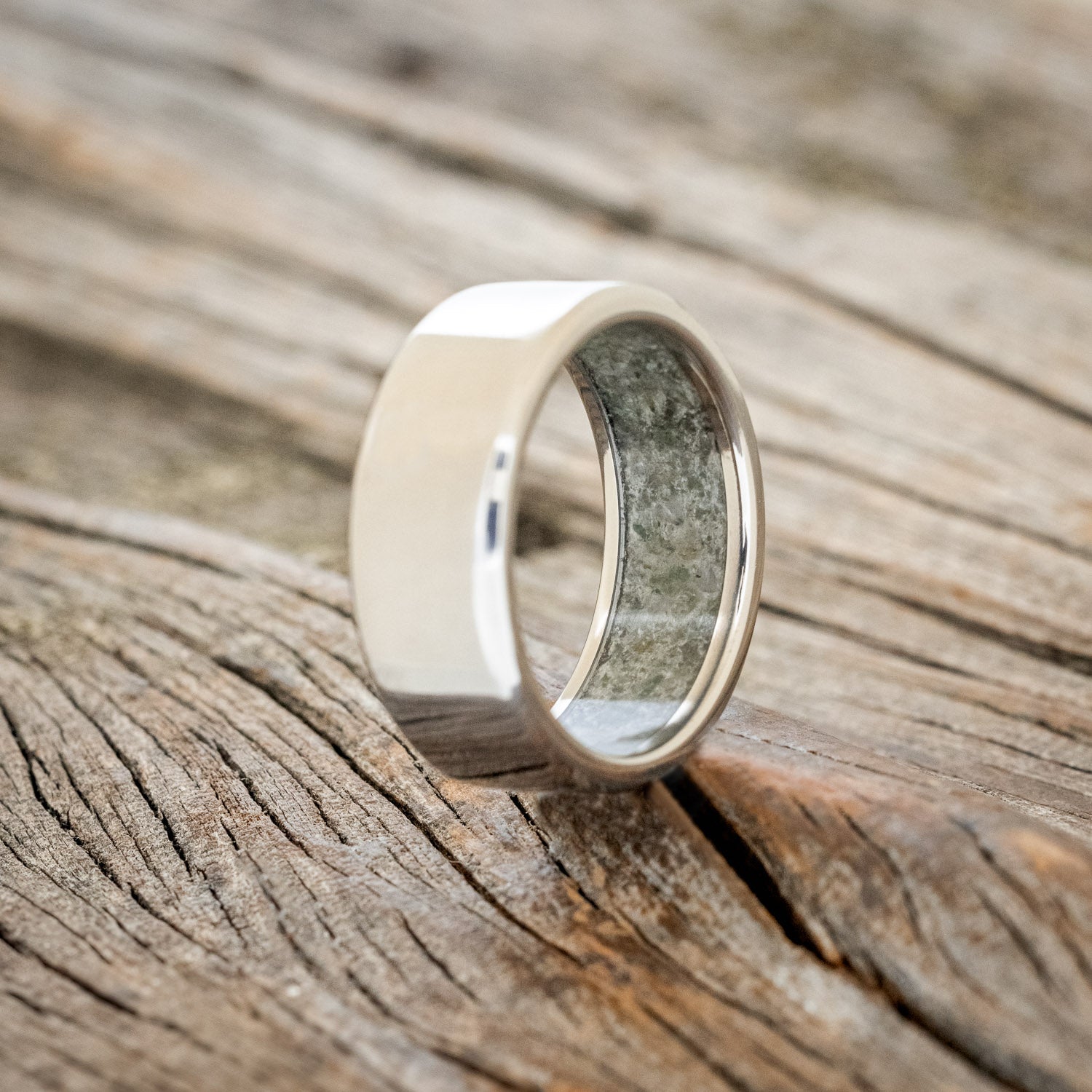 CRUSHED MOSS AGATE LINED WEDDING BAND-4