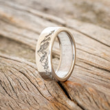 MOUNTAIN ENGRAVED WEDDING BAND WITH ANTLER LINING-4