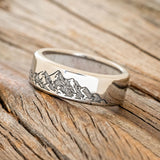 MOUNTAIN ENGRAVED WEDDING BAND WITH LINING-Staghead Designs