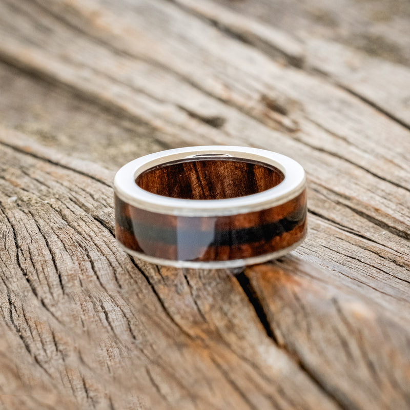 "RAINIER" - REDWOOD INLAY AND LINING WEDDING RING WITH JET STONE & HAMMERED FINISH - TITANIUM - SIZE 7 3/4-6