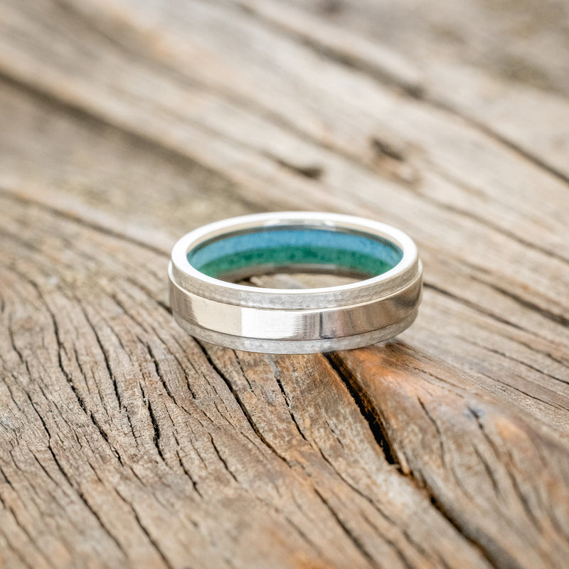 "SEDONA" - RAISED CENTER WEDDING RING WITH A TURQUOISE & MALACHITE LINING WITH HAMMERED EDGES-6