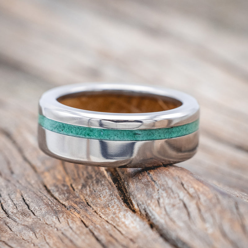 "VERTIGO" - MALACHITE WEDDING RING FEATURING A WHISKEY BARREL LINED BAND