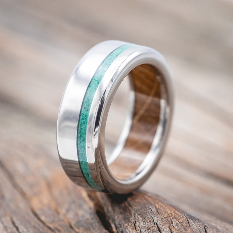 "VERTIGO" - MALACHITE WEDDING RING FEATURING A WHISKEY BARREL LINED BAND