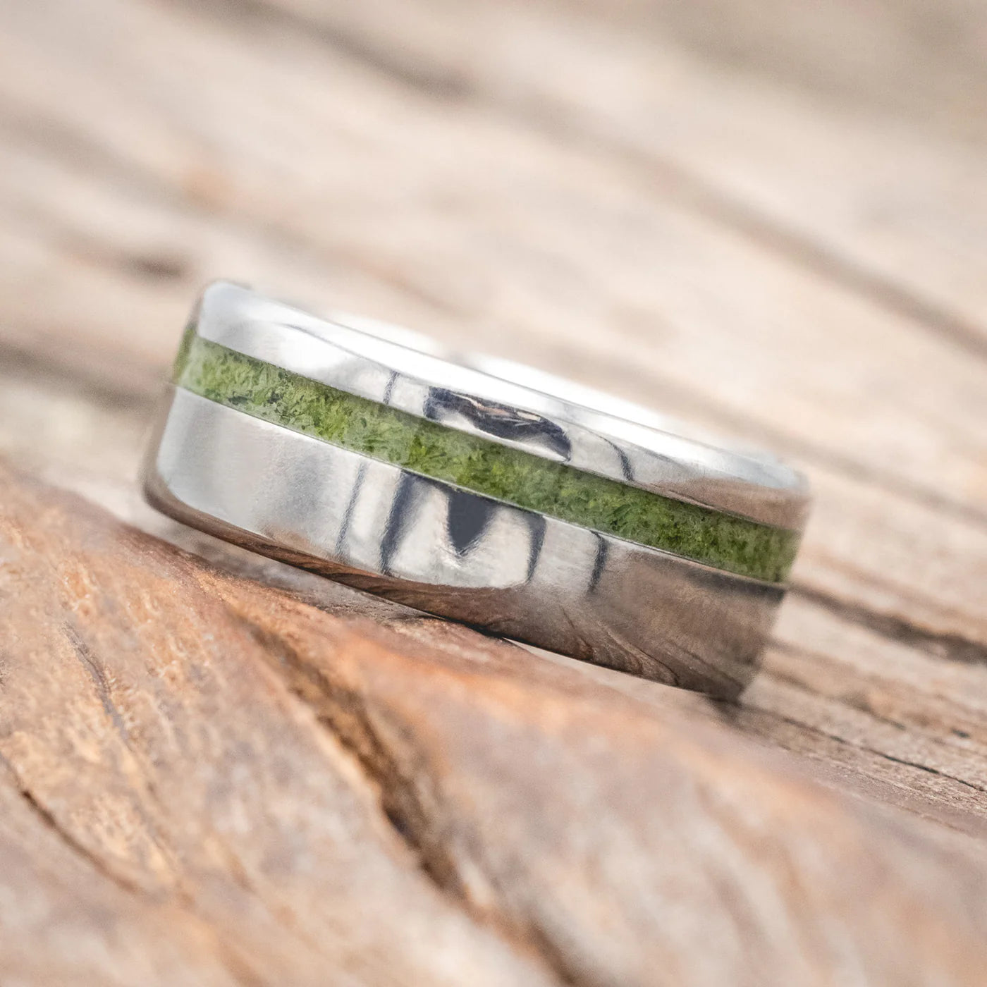 "VERTIGO" - WEDDING BAND WITH NATURAL MOSS INLAY - TITANIUM - SIZE 8 1/2-Staghead Designs