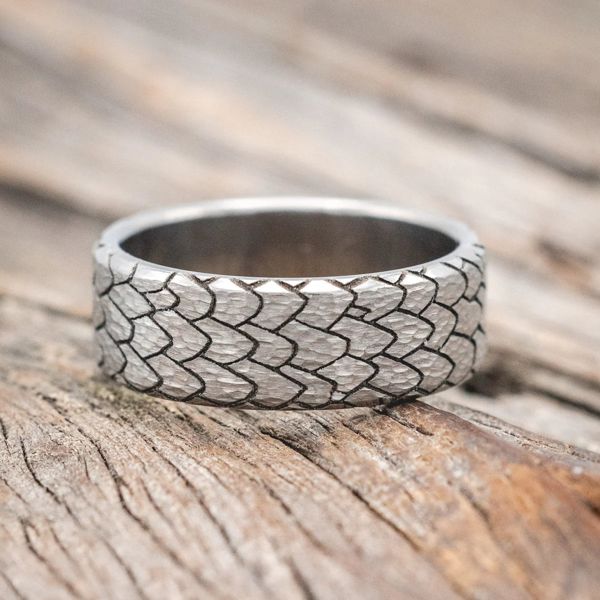 "ECHO" - HAMMERED CUSTOM EMBOSSED DRAGON SCALE WEDDING RING - TITANIUM - SIZE 11-Staghead Designs