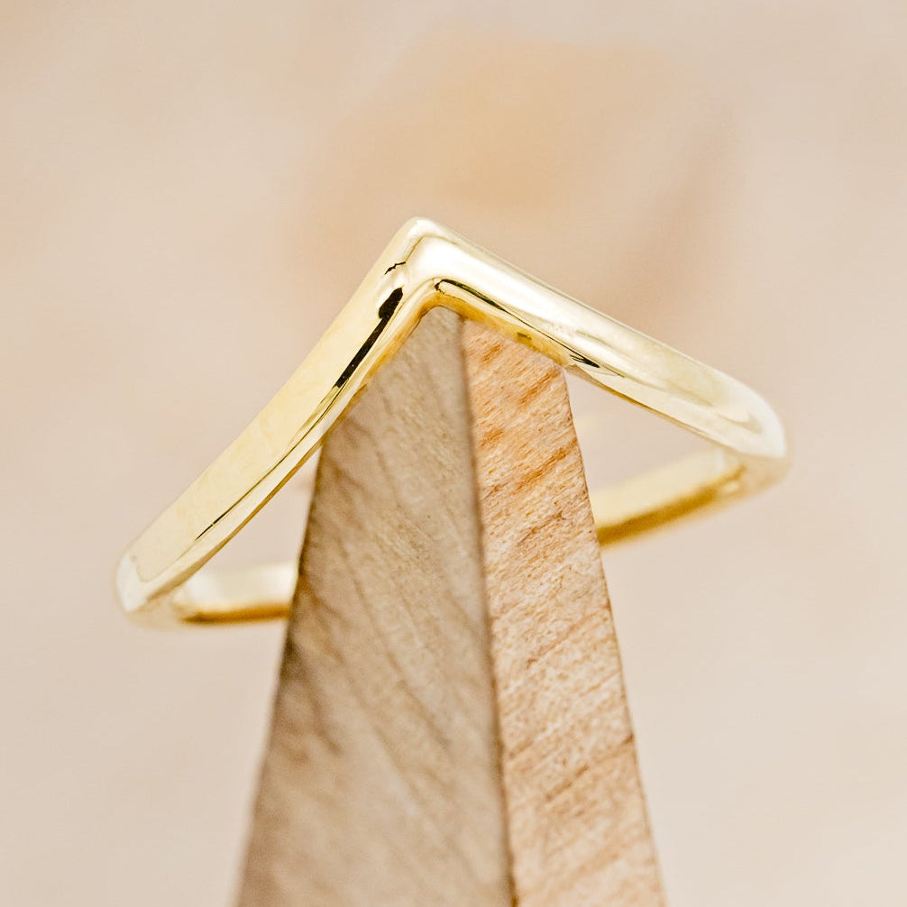 V-SHAPED 14K GOLD STACKER BAND-1