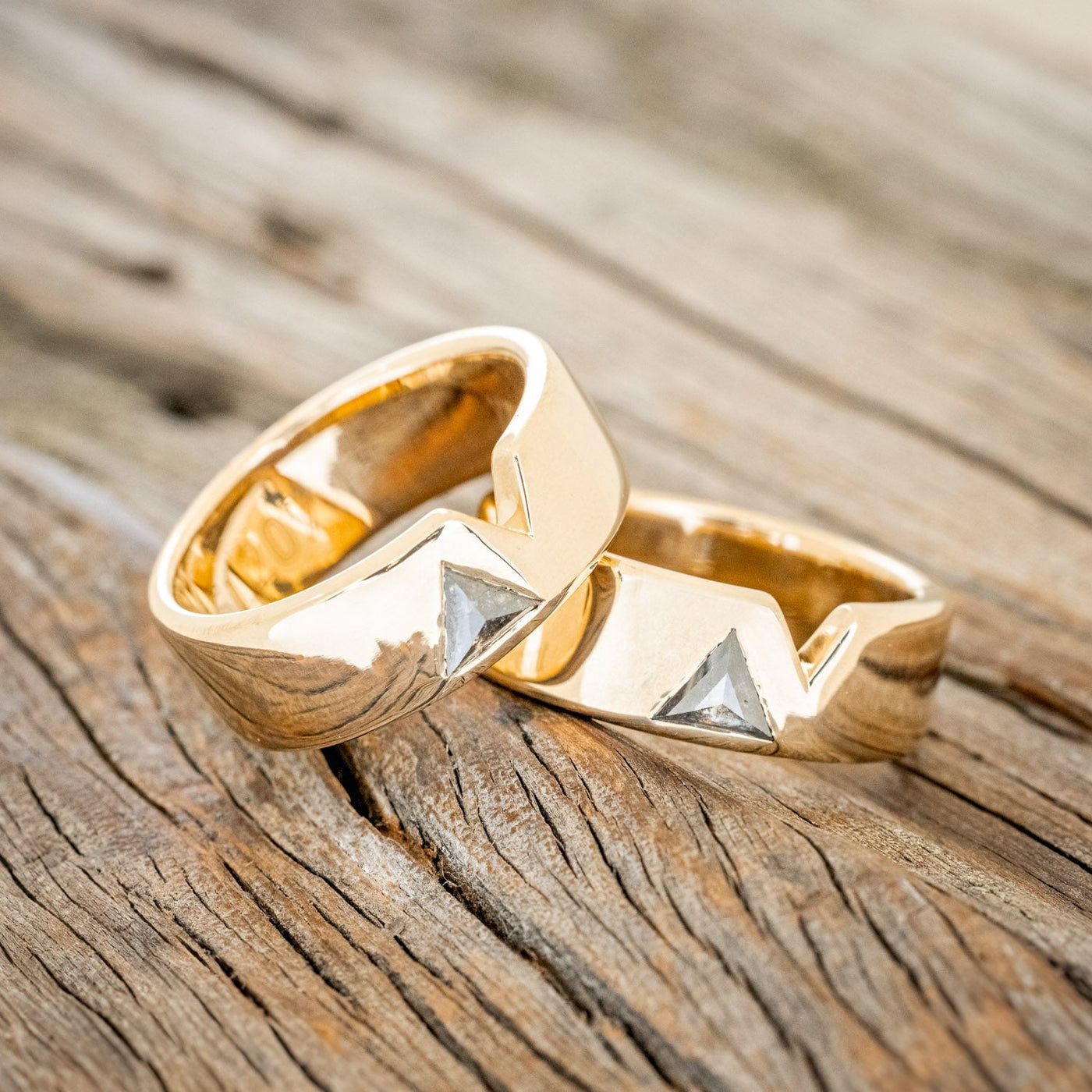 VALENTINO MATCHING WEDDING BANDS WITH TRIANGLE SALT PEPPER DIAMO