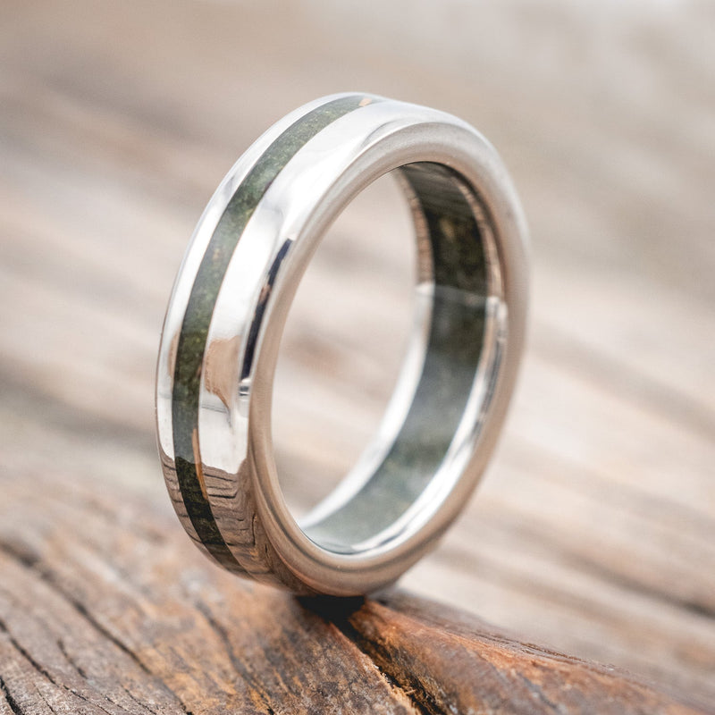 "VERTIGO" - MOSS INLAY & LINING WEDDING RING-Staghead Designs