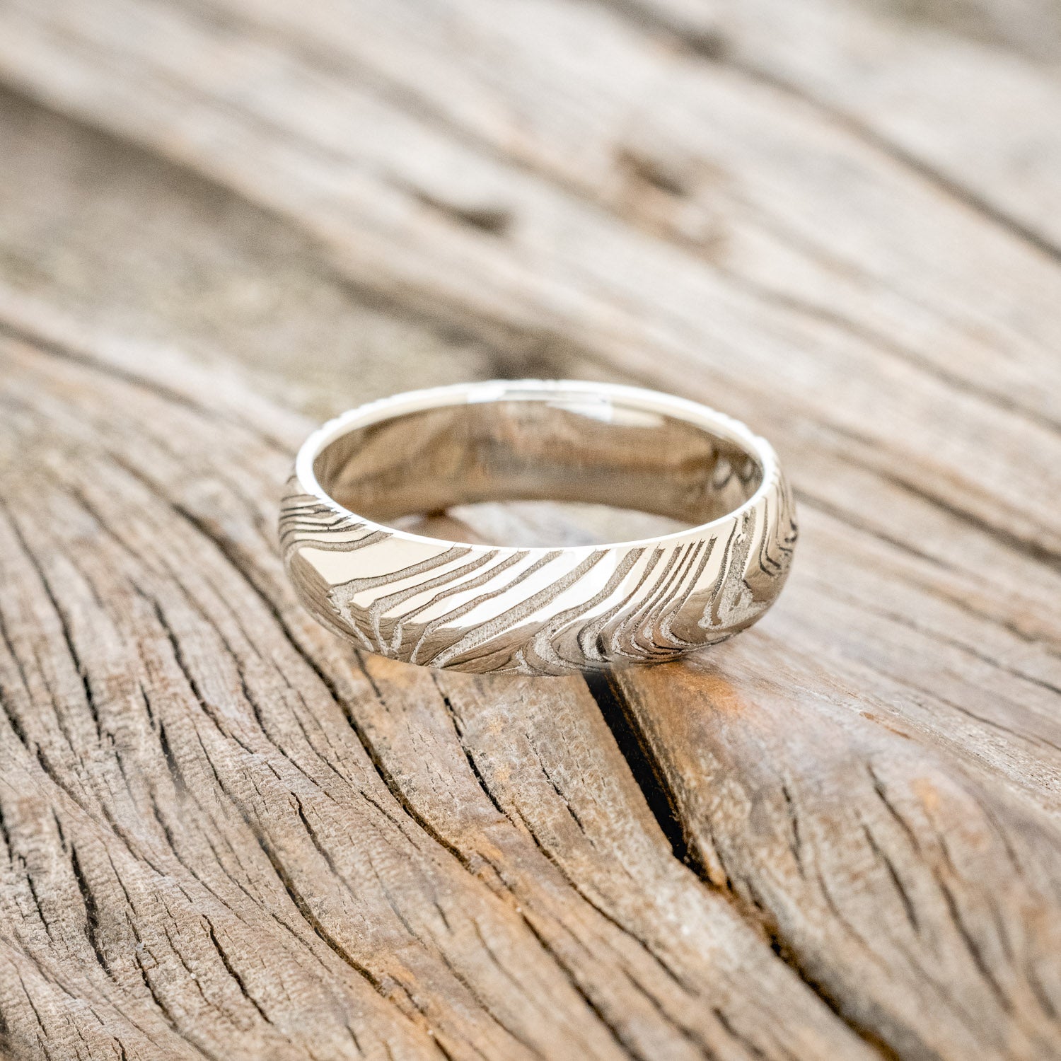 DOMED WOODGRAIN PATTERN WEDDING RING FEATURING A 14K GOLD BAND-9