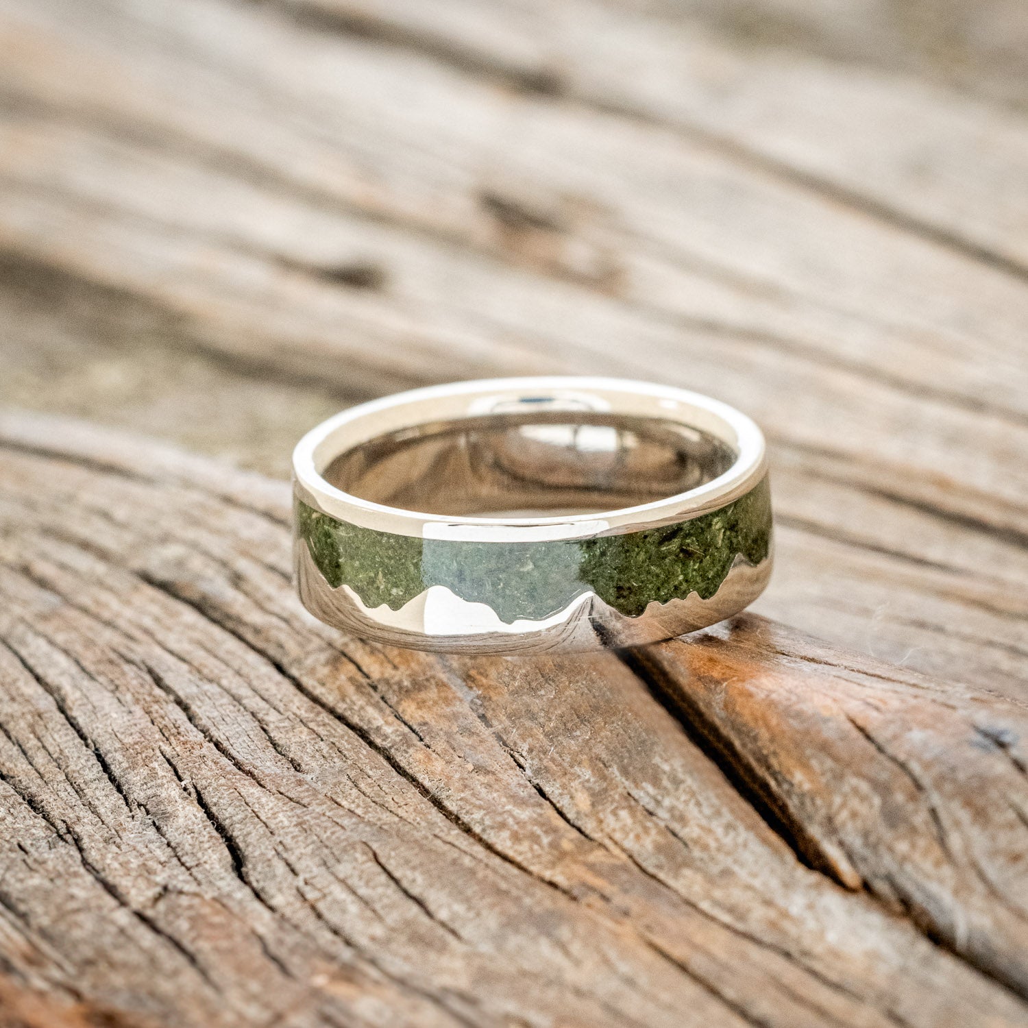"HELIOS" - MOSS MOUNTAIN RANGE WEDDING BAND-3