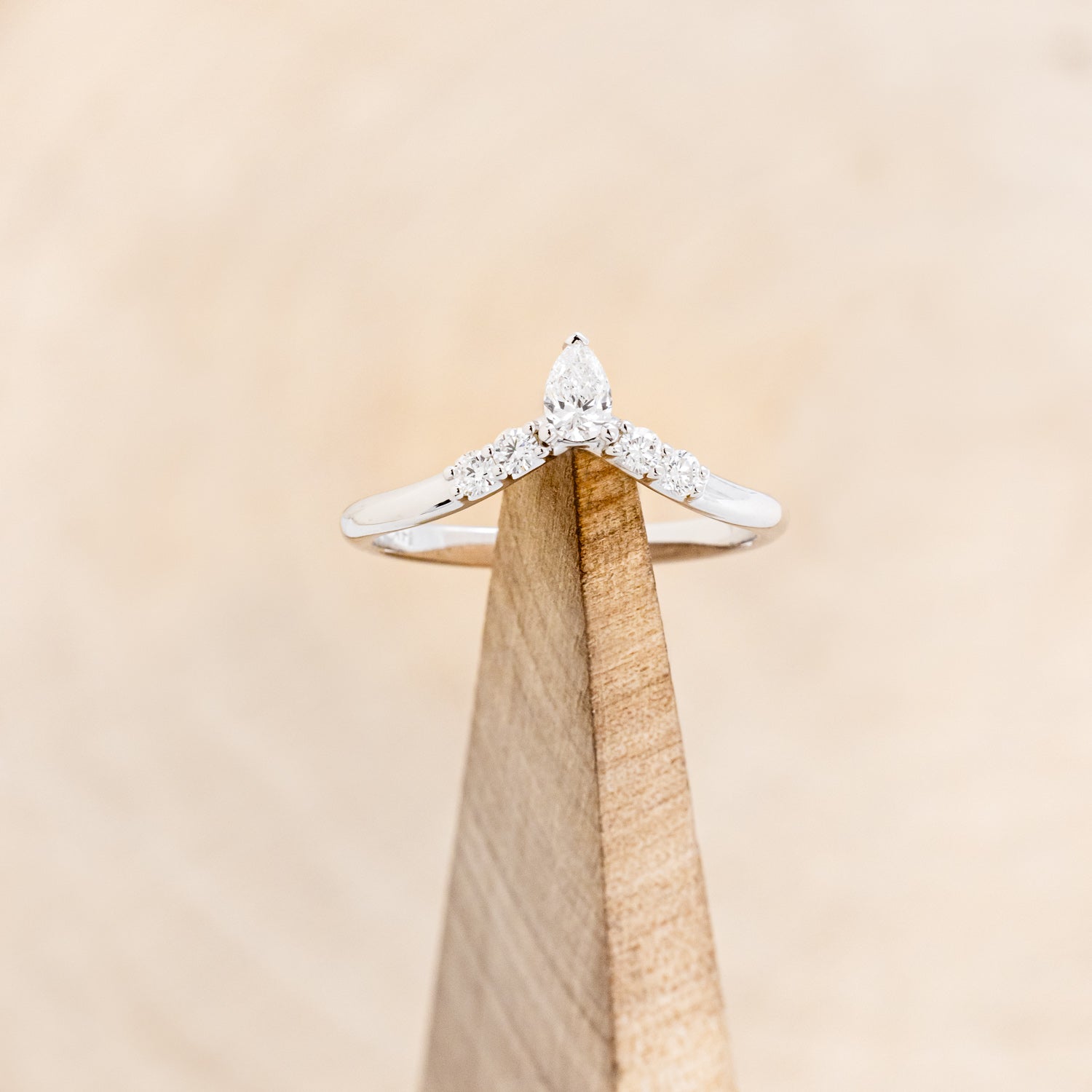 "BELLAMY" - V-SHAPED DIAMOND TRACER-11